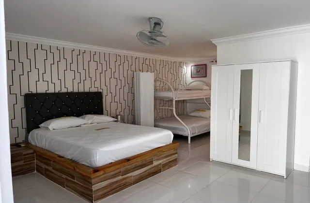 Hotel 1325 Los Almendros Bani Room