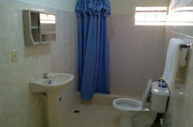 Hostal Adelaida bathroom with shower