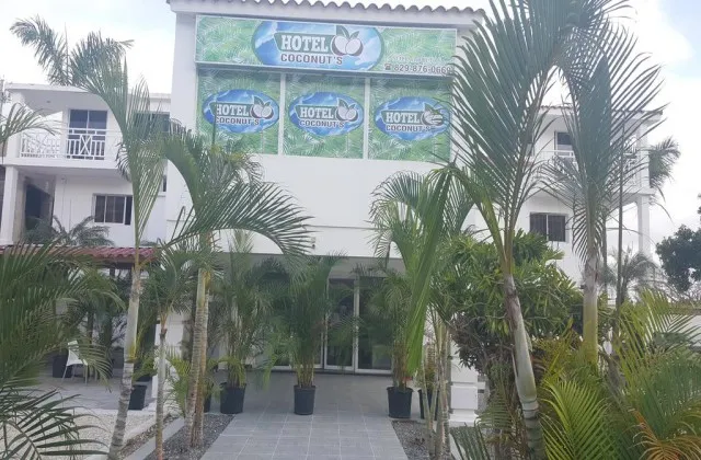 Hotel Coconuts Bavaro Punta Cana entrance
