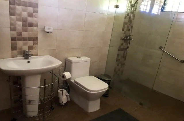 Villa Dominic Bani Bathroom