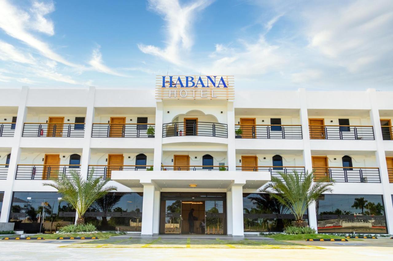 Habana Hotel Restaurant Higuey