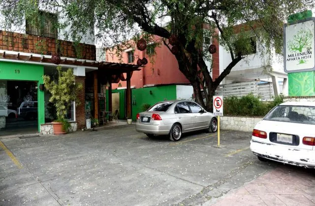 Aparthotel Millenium Santo Domingo parking