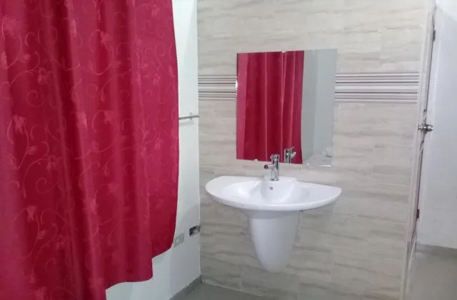 Hostel Quintonido Jarabacoa room luxe bathroom