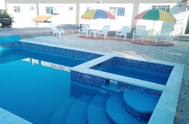 Hotel Rosangel Pool 1
