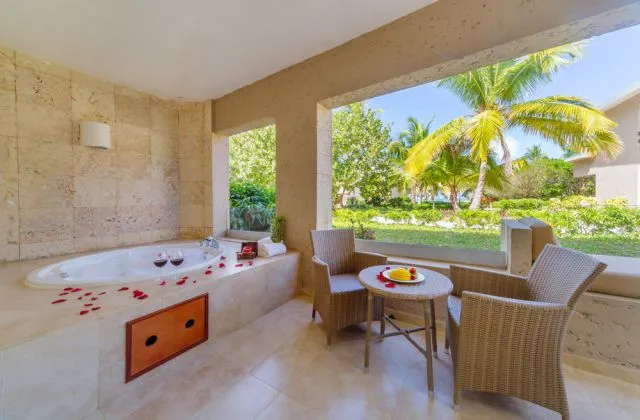 Hotel Boutique Sivory Punta Cana master suite with jacuzzi