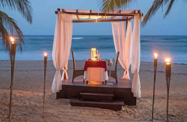 Hotel Boutique Sivory Punta Cana romantic diner beach