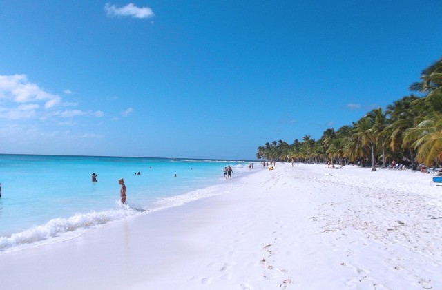 Beach Boca Chica Dominican Republic 3