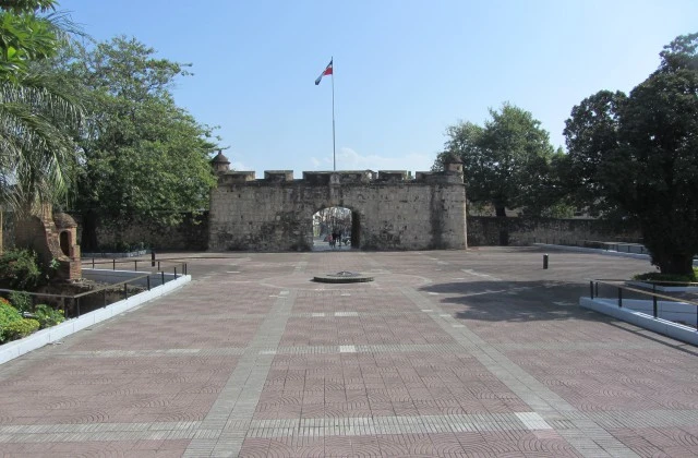 Visit Colonial Zone Santo Domingo 3