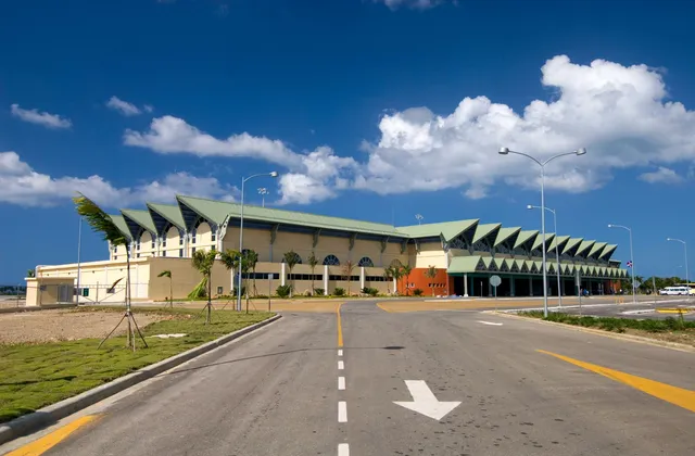 Samana el catey Airport