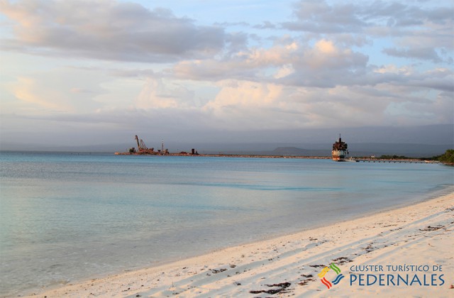 playa de la marina pedernales