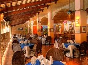 Hotel-Hispaniola-Restaurant-bars